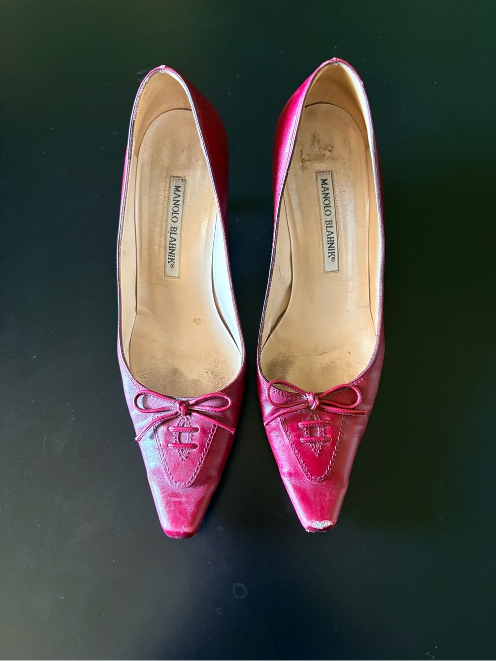 Manolo Blahnik Burgundy Leather Mid-Heel Pumps with Bow - Picture 3 of 6